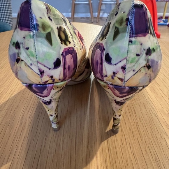 MIU MIU Patent Leather Jewel Printed Pointed Toe Heels Size 39 VGUC - Picture 10 of 11